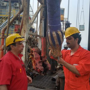 عملیات شرکت ژرف نفتون در دکل مورب در منطقه دریایی ابوذر